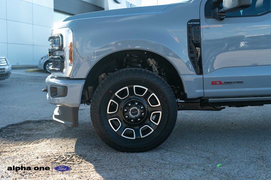 2025 Ford F-250 Super Duty Platinum - Photo 11