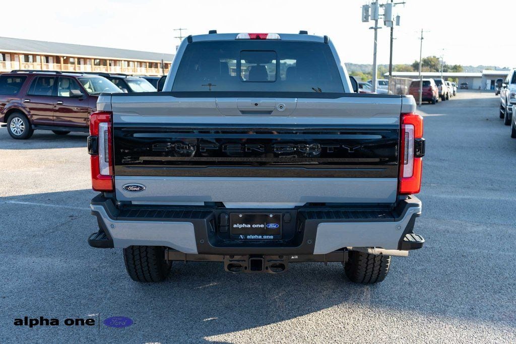 2025 Ford F-250 Super Duty Platinum - Photo 7