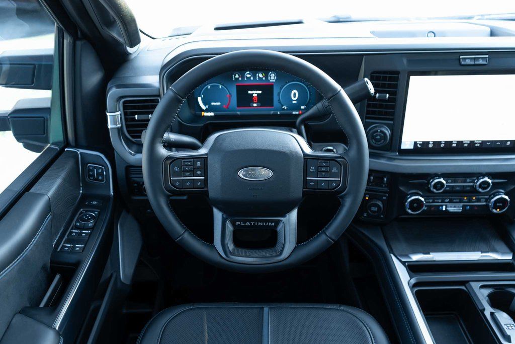 2025 Ford F-250 Super Duty Platinum - Photo 17