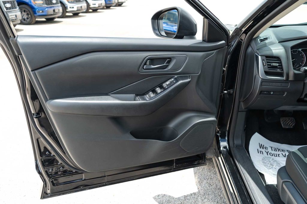 2024 Nissan Rogue S - Photo 12