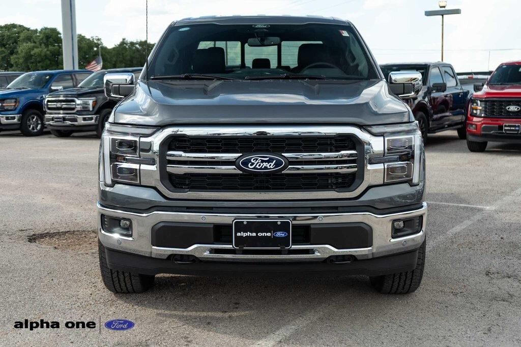 2025 Ford F-150 Lariat photo 2