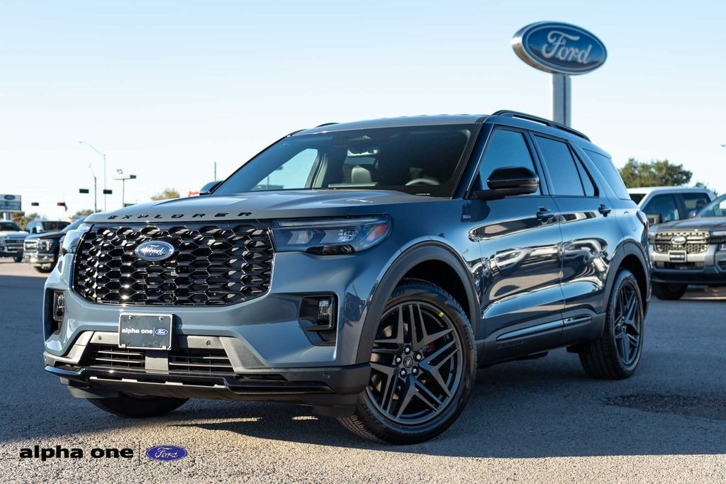 2026 Ford Explorer ST-LINE's photo