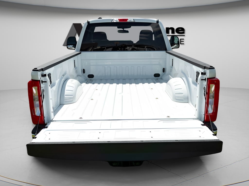 2025 Ford F-350 Super Duty XLT - Photo 10