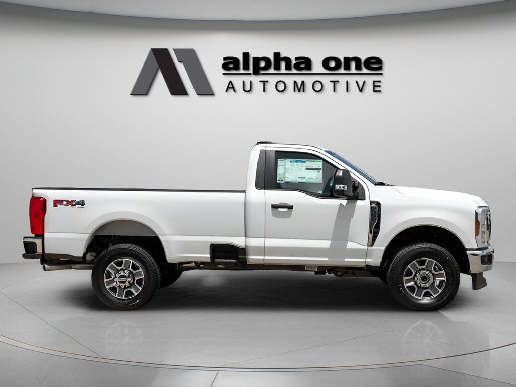 2025 Ford F-350 Super Duty XLT - Photo 6