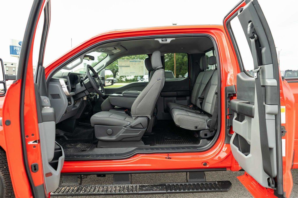 2025 Ford F-250 Super Duty XL - Photo 13