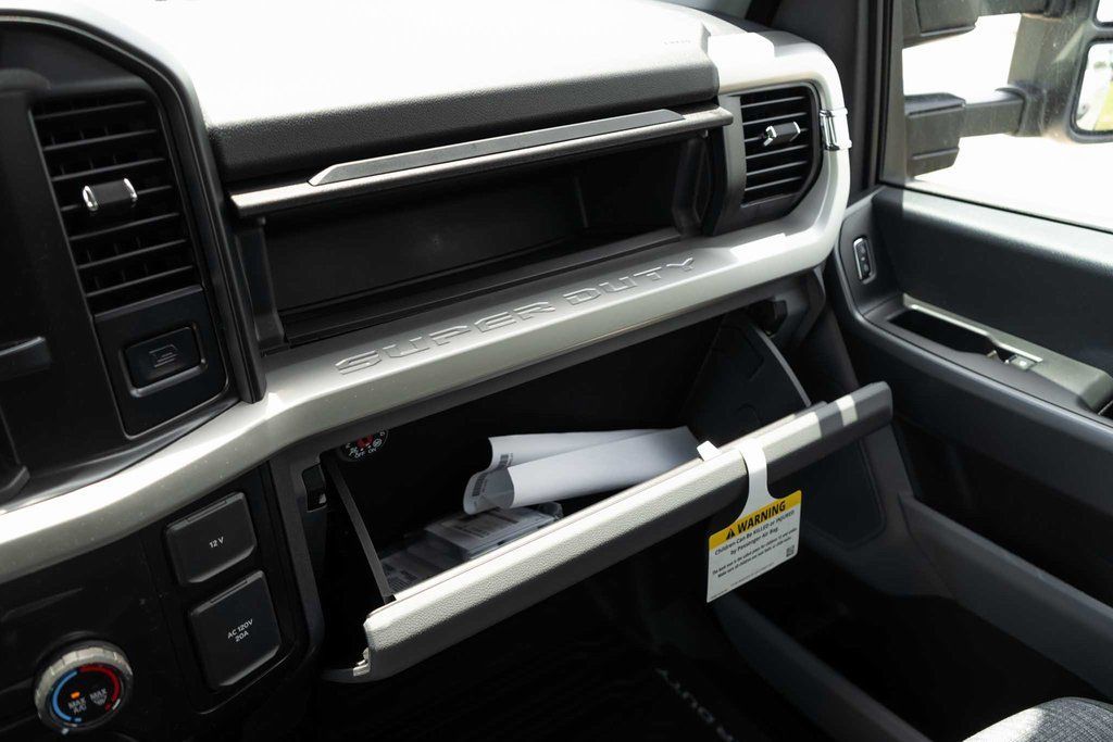 2025 Ford F-350 Super Duty XLT - Photo 18