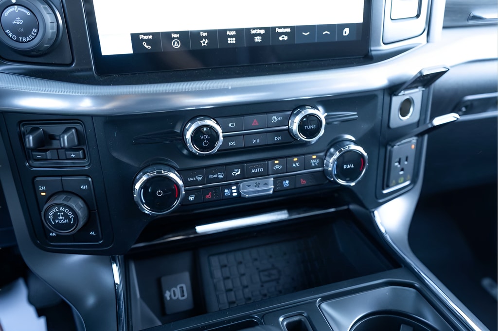 2025 Ford F-150 Lariat - Photo 18