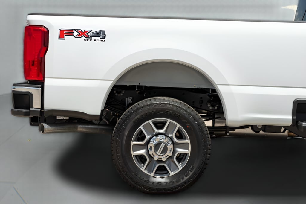 2025 Ford F-350 Super Duty XLT - Photo 7