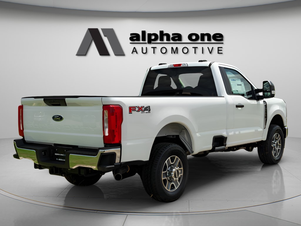 2025 Ford F-350 Super Duty XLT - Photo 8