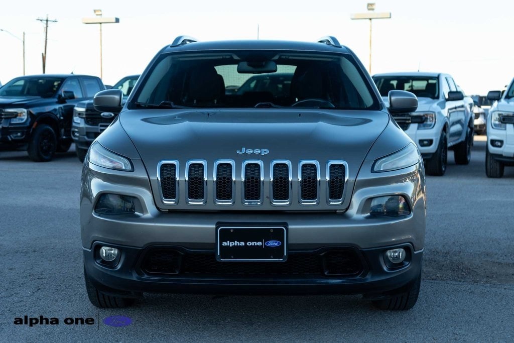Used 2016 Jeep Cherokee Latitude with VIN 1C4PJLCS0GW282240 for sale in La Grange, TX