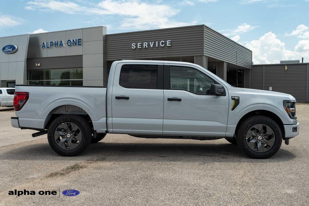 2025 Ford F-150 STX photo 4