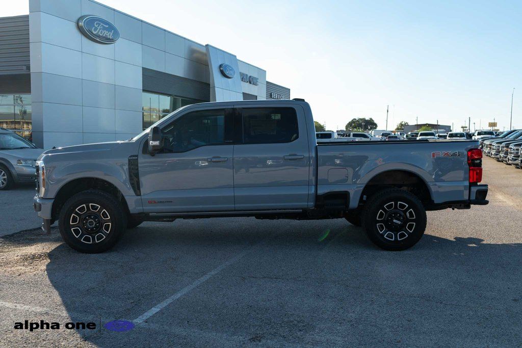 2025 Ford F-250 Super Duty Platinum - Photo 10