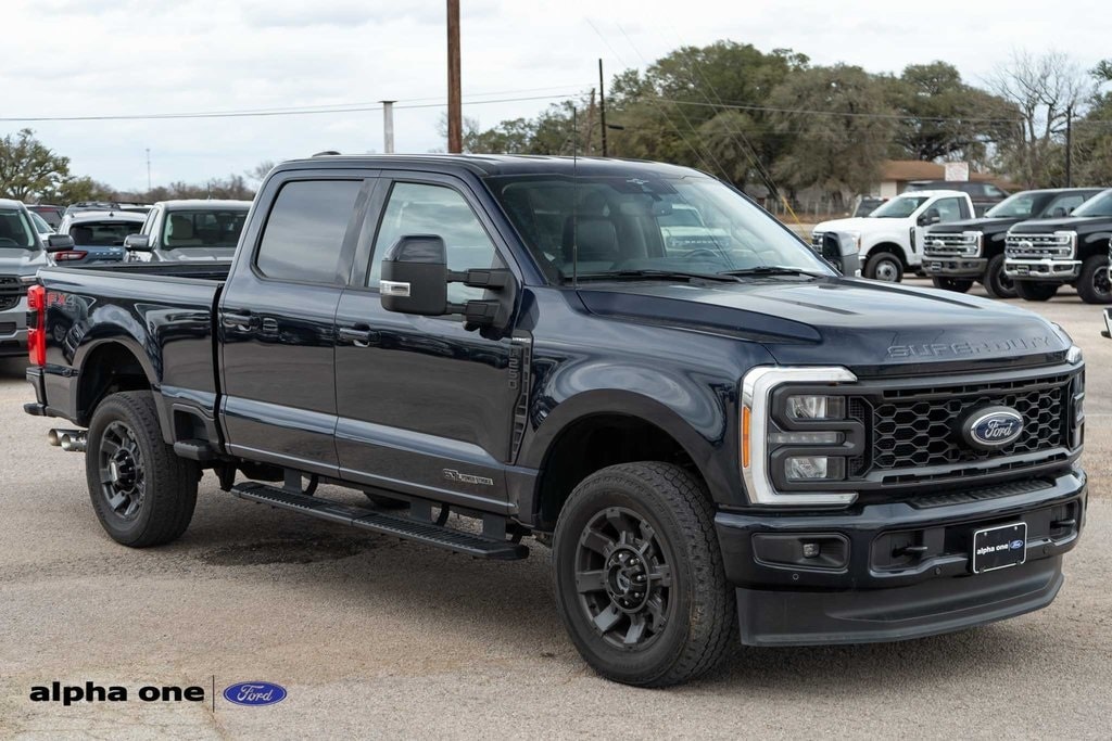 Used 2023 Ford F-250SD Lariat Truck