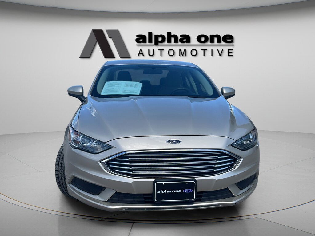 Used 2017 Ford Fusion SE Sedan