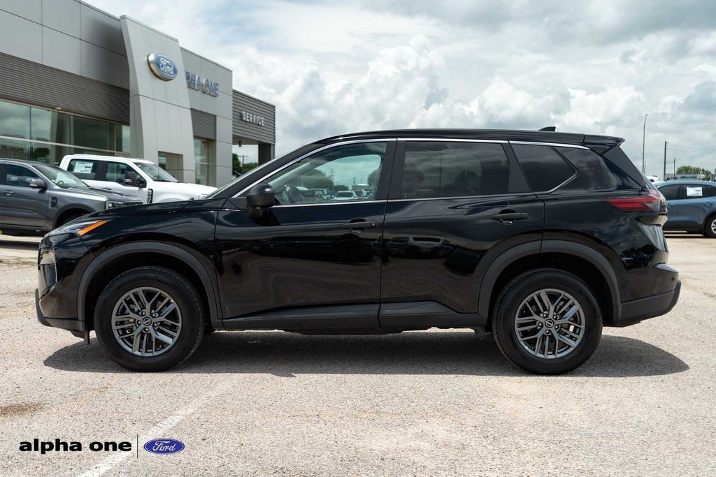 2024 Nissan Rogue S - Photo 10