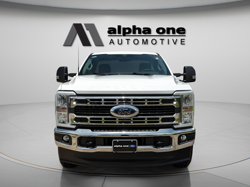 2025 Ford F-350 Super Duty XLT - Photo 4