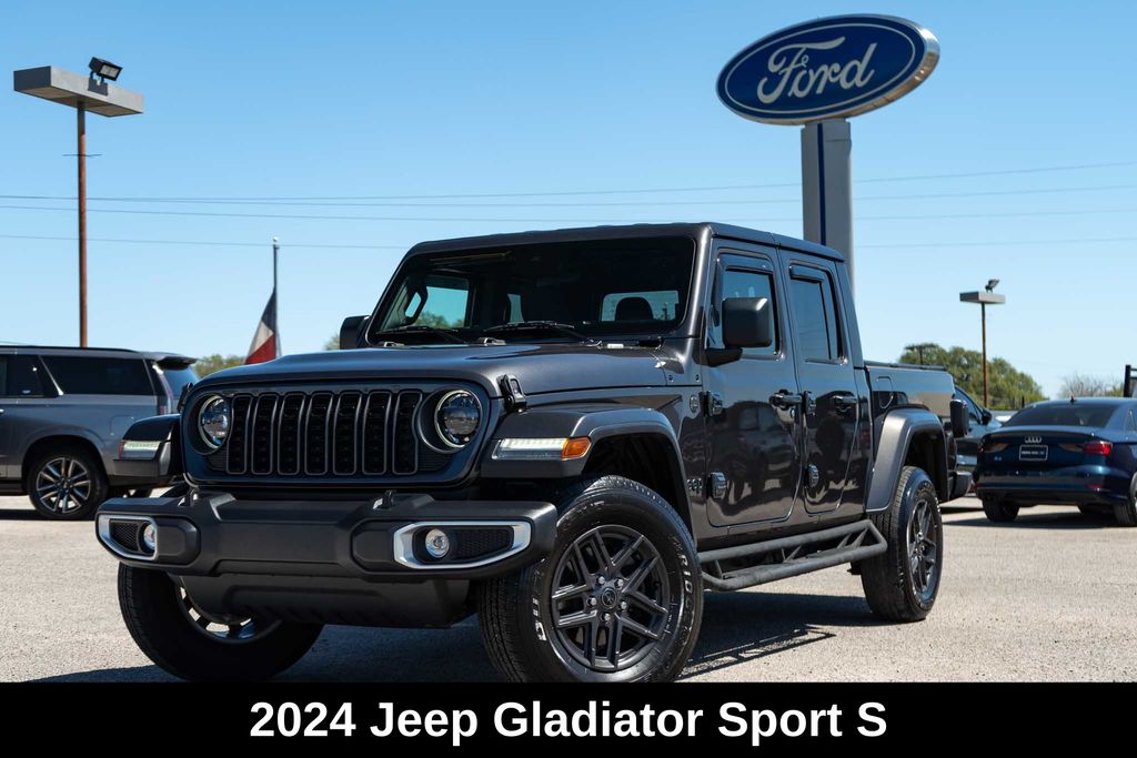 2024 Jeep Gladiator Sport S's photo