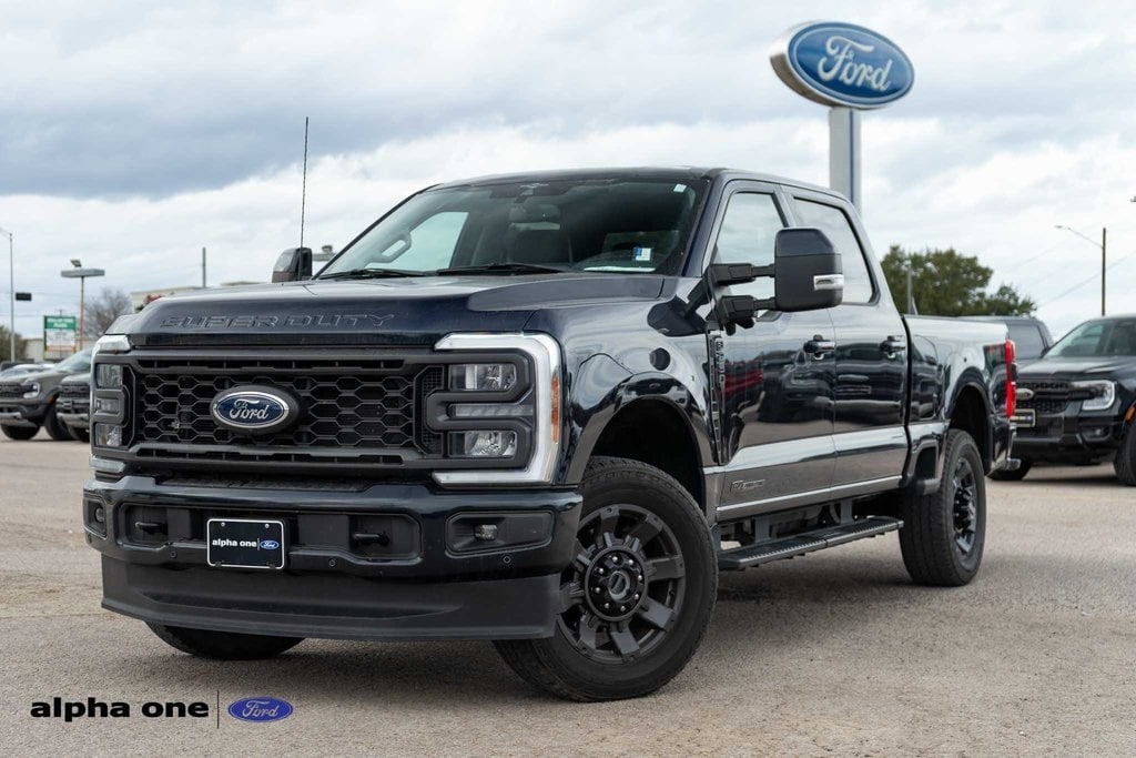 Used 2023 Ford F-250SD Lariat Truck
