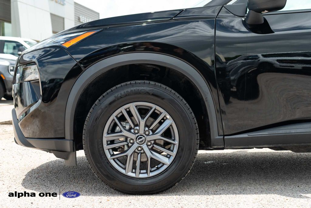 2024 Nissan Rogue S - Photo 11