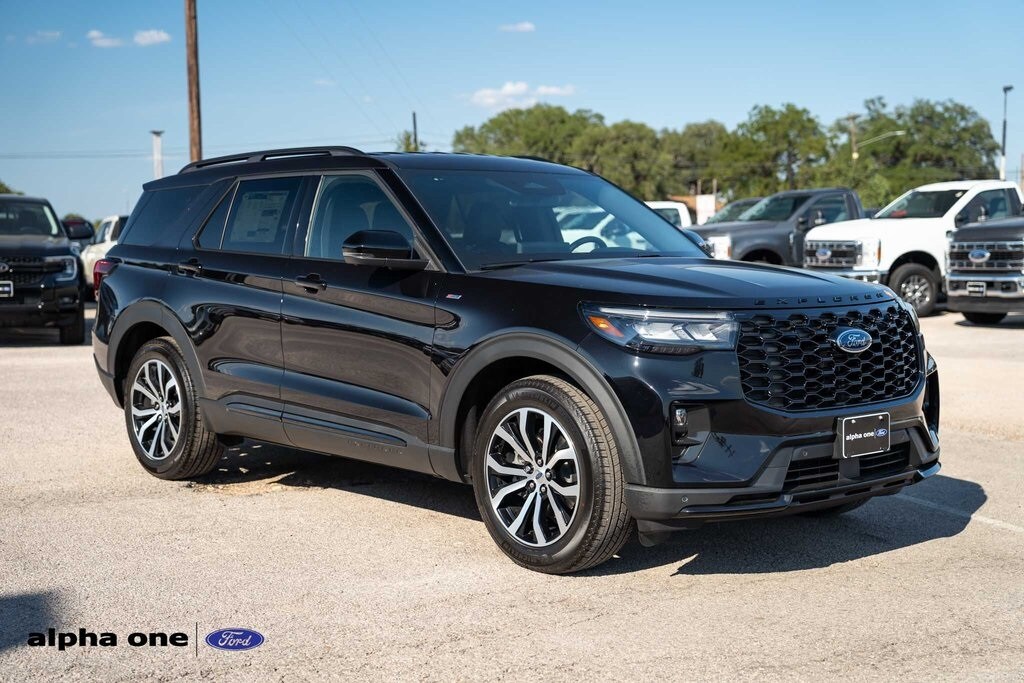 2025 Ford Explorer ST-Line photo 2