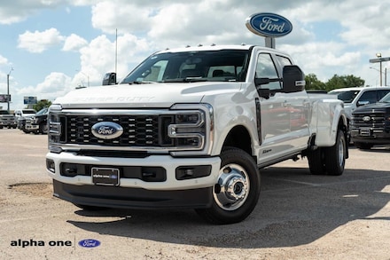 2025 Ford F-350SD Platinum Truck