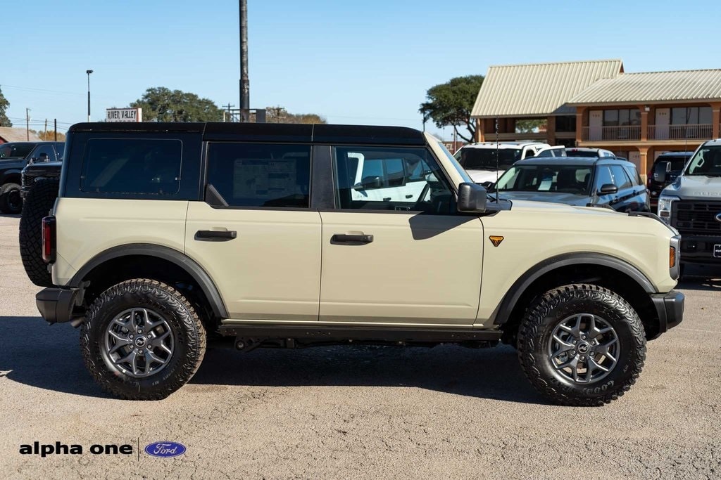 New 2025 Ford Bronco Badlands SUV
