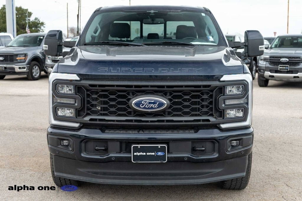 Used 2023 Ford F-250SD Lariat Truck