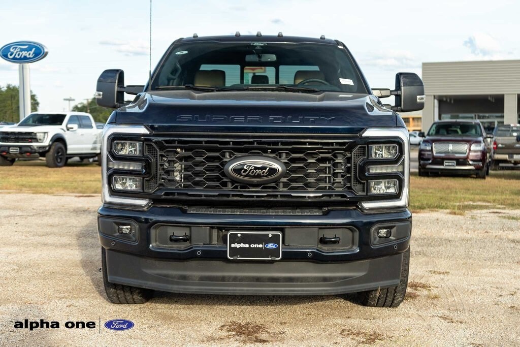 2025 Ford F-250 photo 2