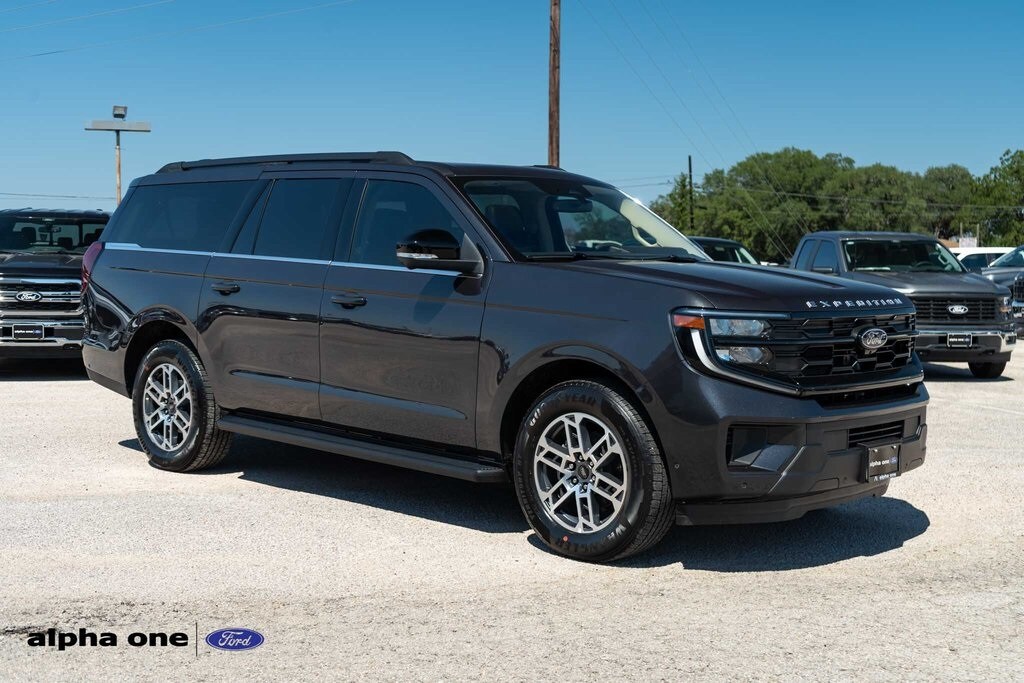 2025 Ford Expedition MAX photo 3