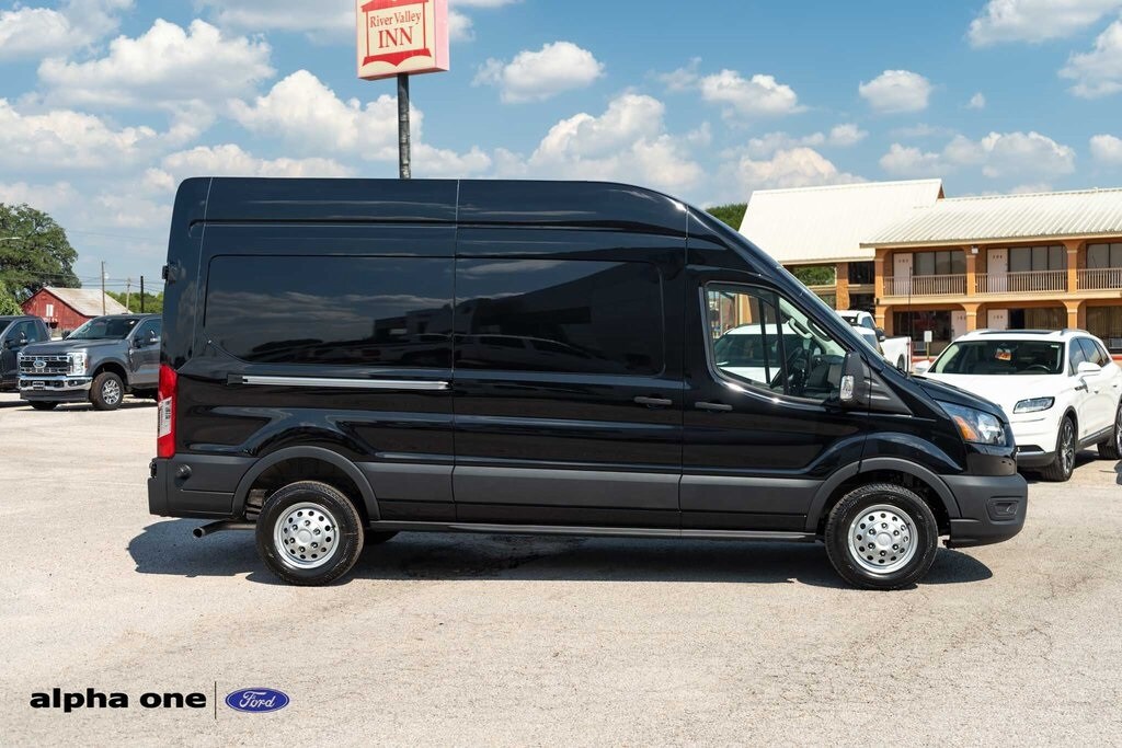 2025 Ford Transit photo 3
