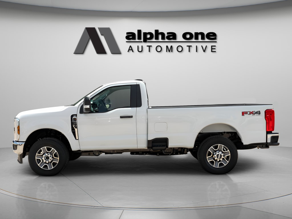2025 Ford F-350 Super Duty XLT - Photo 12