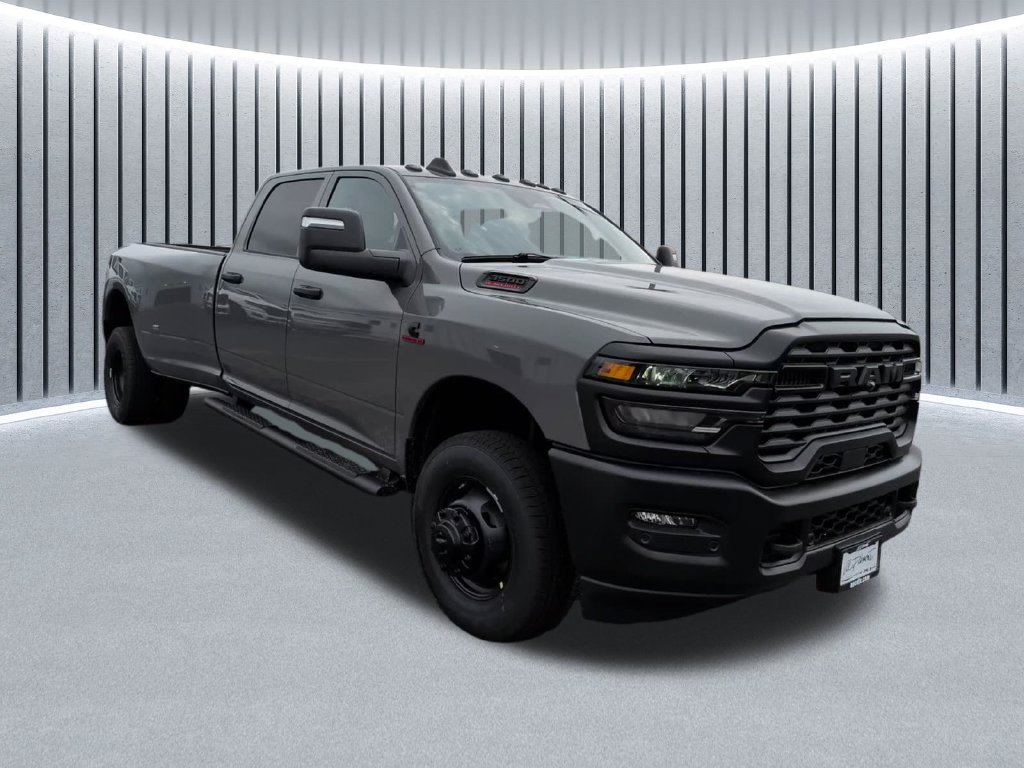 2026 Ram 3500 TRADESMAN CREW CAB 4X4 Pickup
