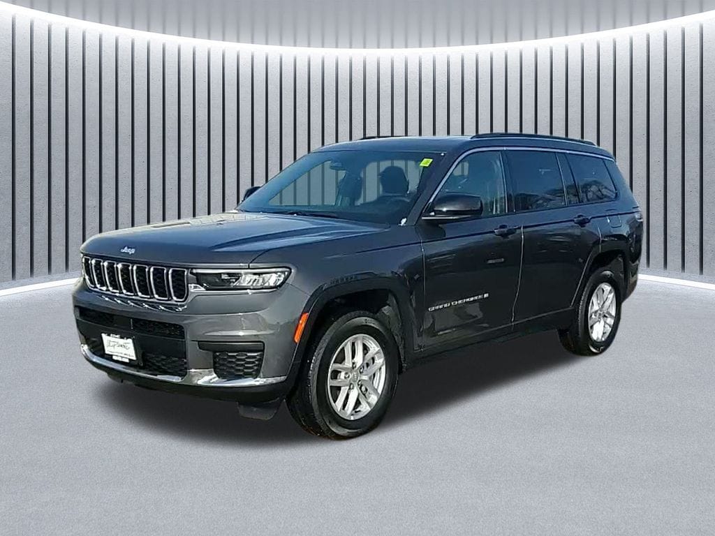 2025 Jeep Grand Cherokee L Laredo's photo