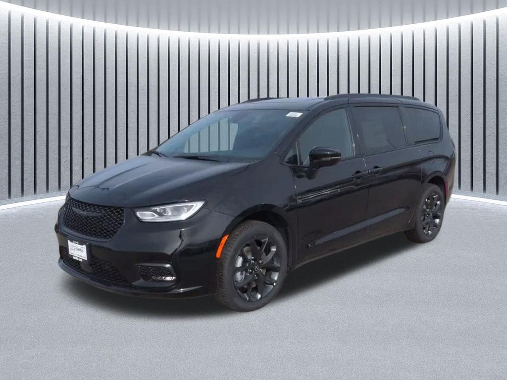 2026 Chrysler Pacifica Limited AWD's photo
