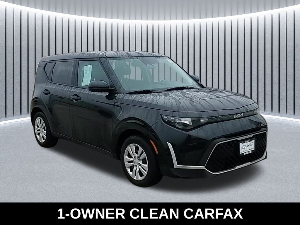 2023 Kia Soul LX photo 3