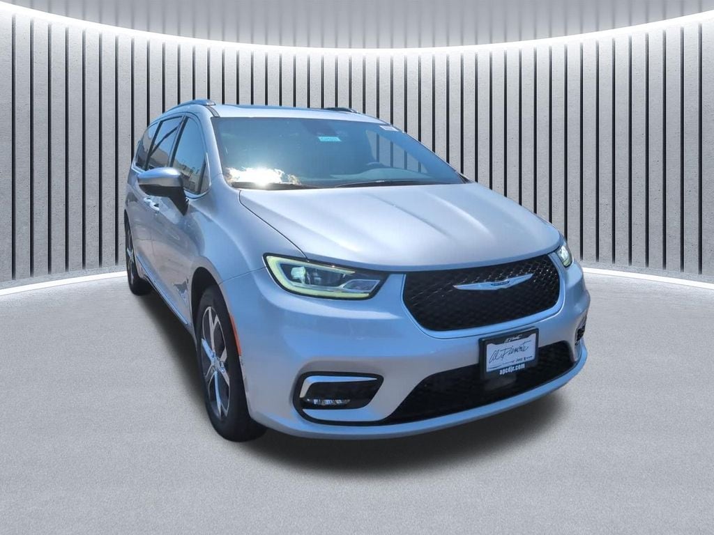 New 2026 Chrysler Pacifica PINNACLE AWD Passenger Van