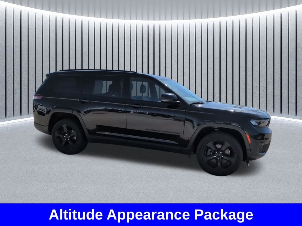 Used 2022 Jeep New Grand Cherokee Laredo SUV