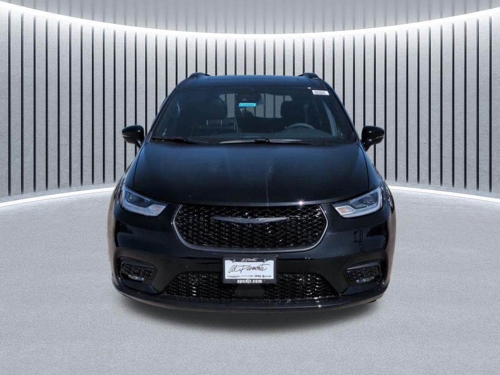 New 2026 Chrysler Pacifica LIMITED Passenger Van