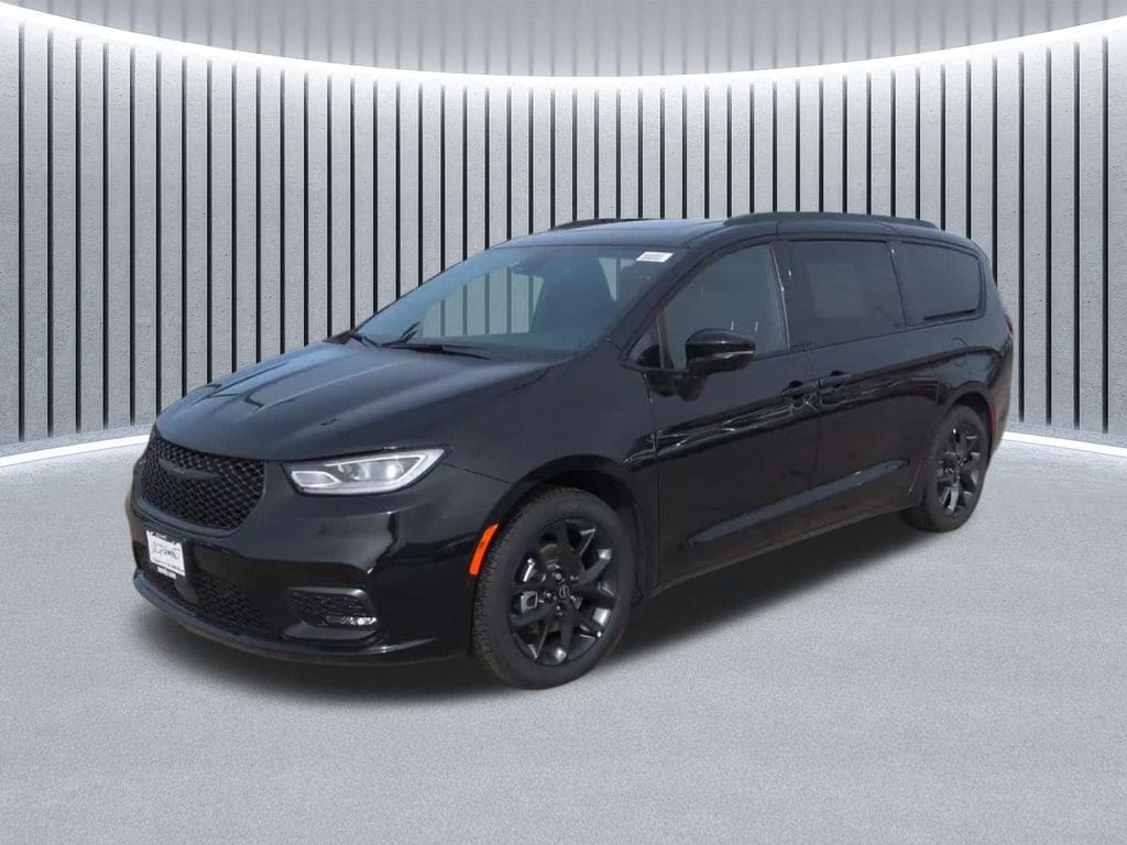2026 Chrysler Pacifica Passenger Van 