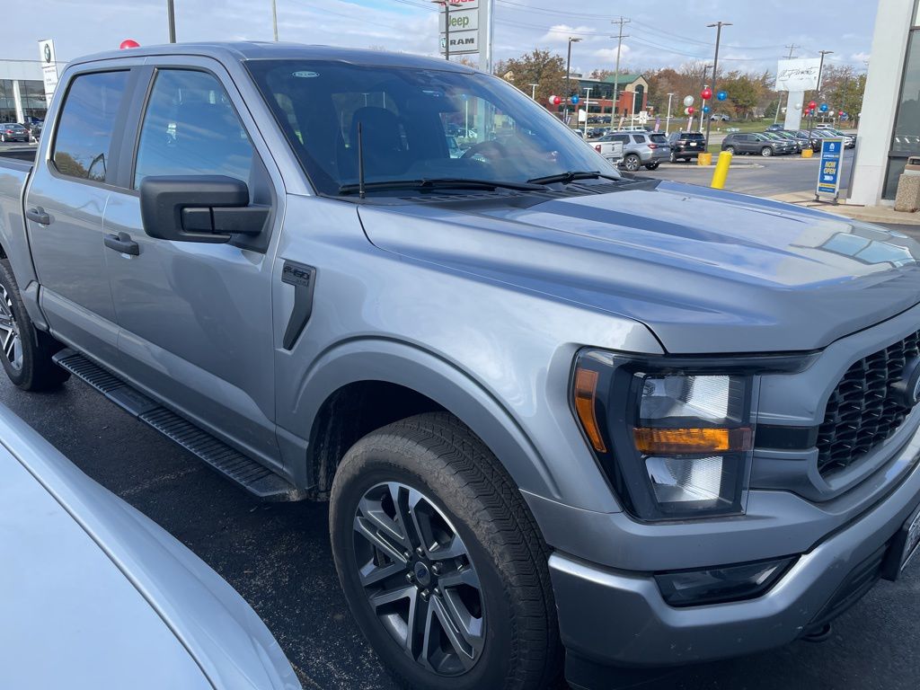 2023 Ford F-150 XL photo 2