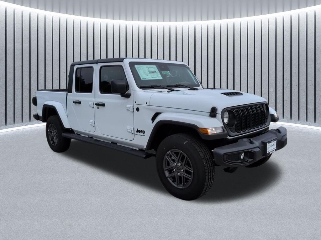 New 2025 Jeep Gladiator SPORT S 4X4 Pickup