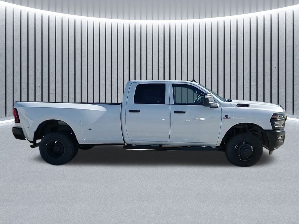 New 2025 Ram 3500 TRADESMAN CREW CAB 4X4 8' BOX Pickup