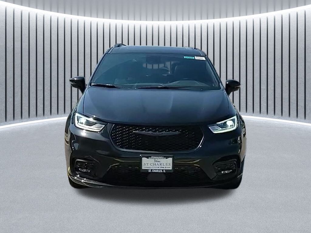 New 2026 Chrysler Pacifica LIMITED AWD Passenger Van