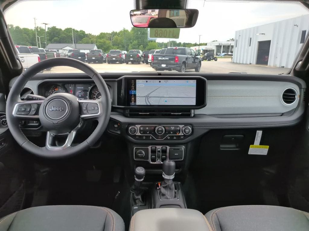 2025 Jeep Wrangler 4-Door Sahara - Photo 11