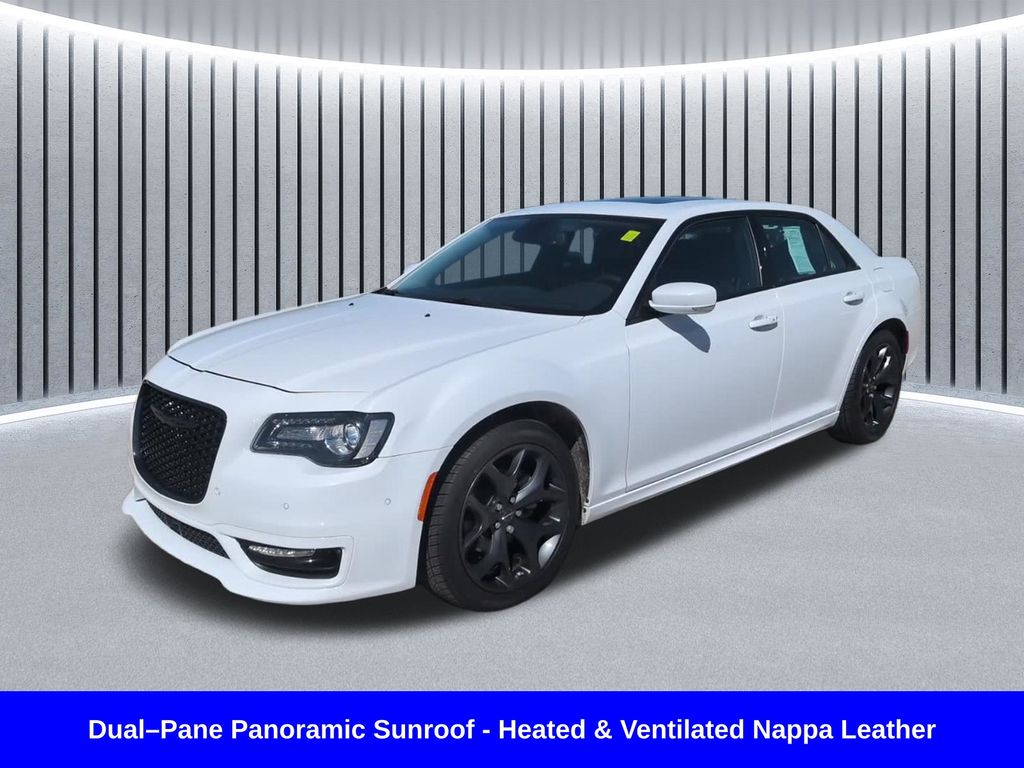 2023 Chrysler 300 Touring L RWD's photo