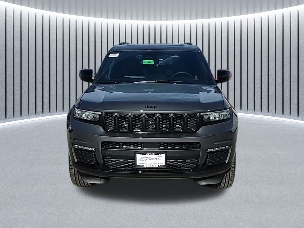 2025 Jeep Grand Cherokee Limited photo 2
