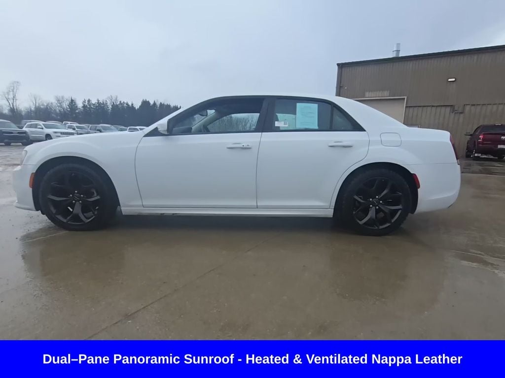 2023 Chrysler 300 Touring L