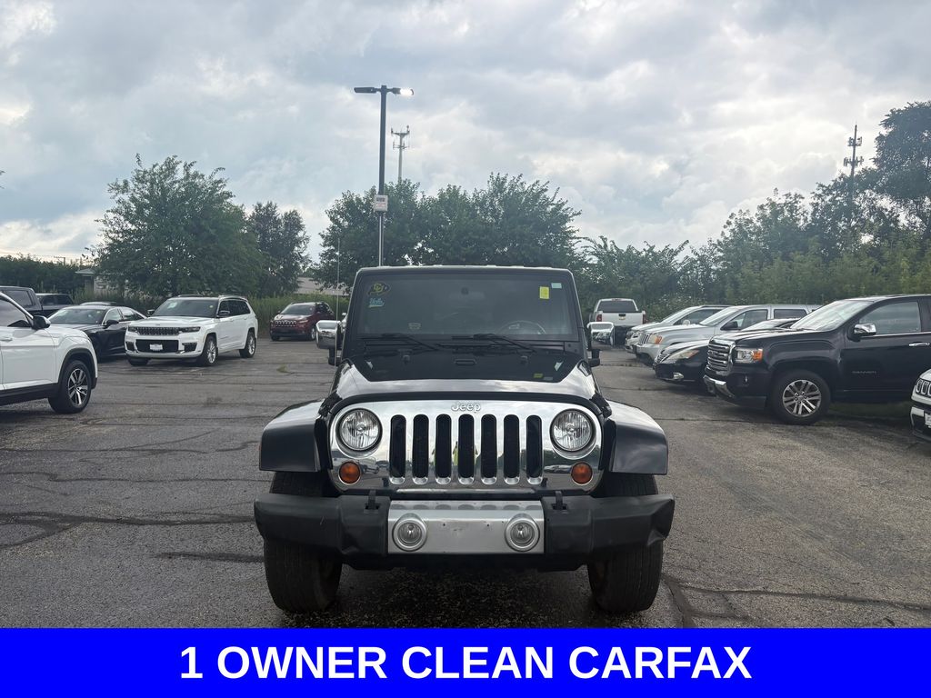 Used 2008 Jeep Wrangler Unlimited Sahara with VIN 1J4GA59198L610360 for sale in Crystal Lake, IL