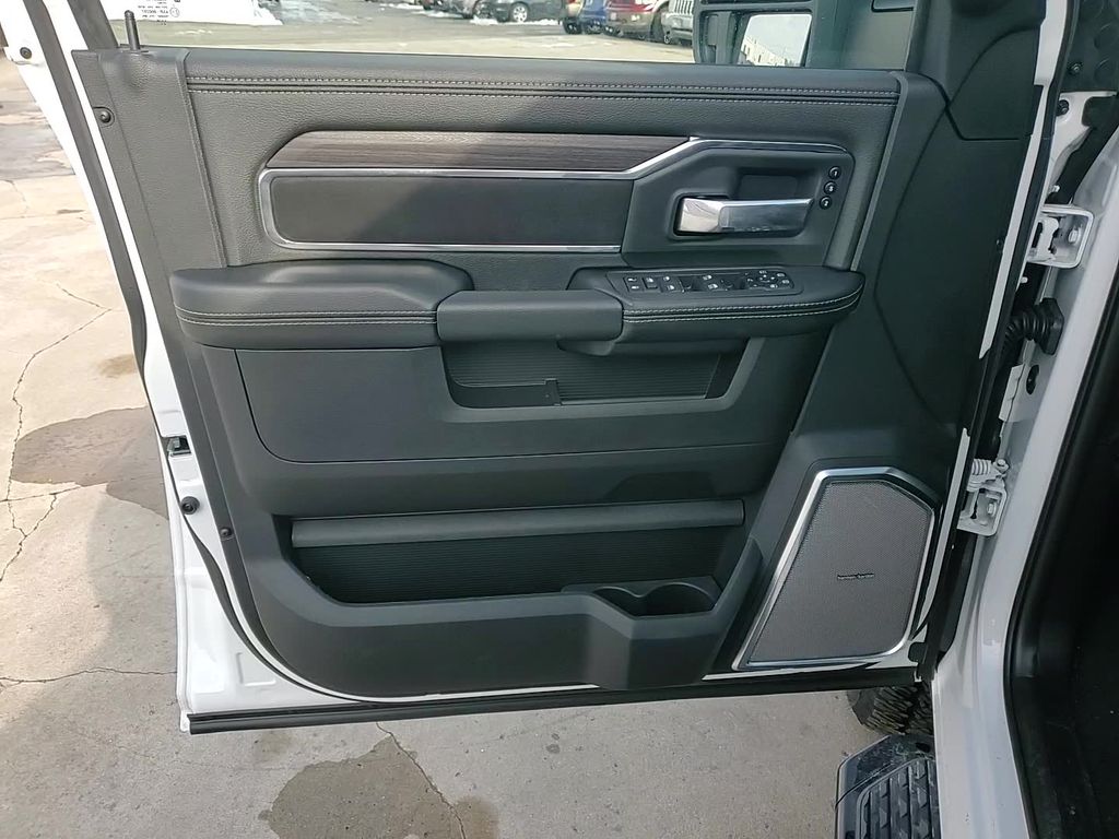 2025 RAM 2500 Laramie - Photo 12