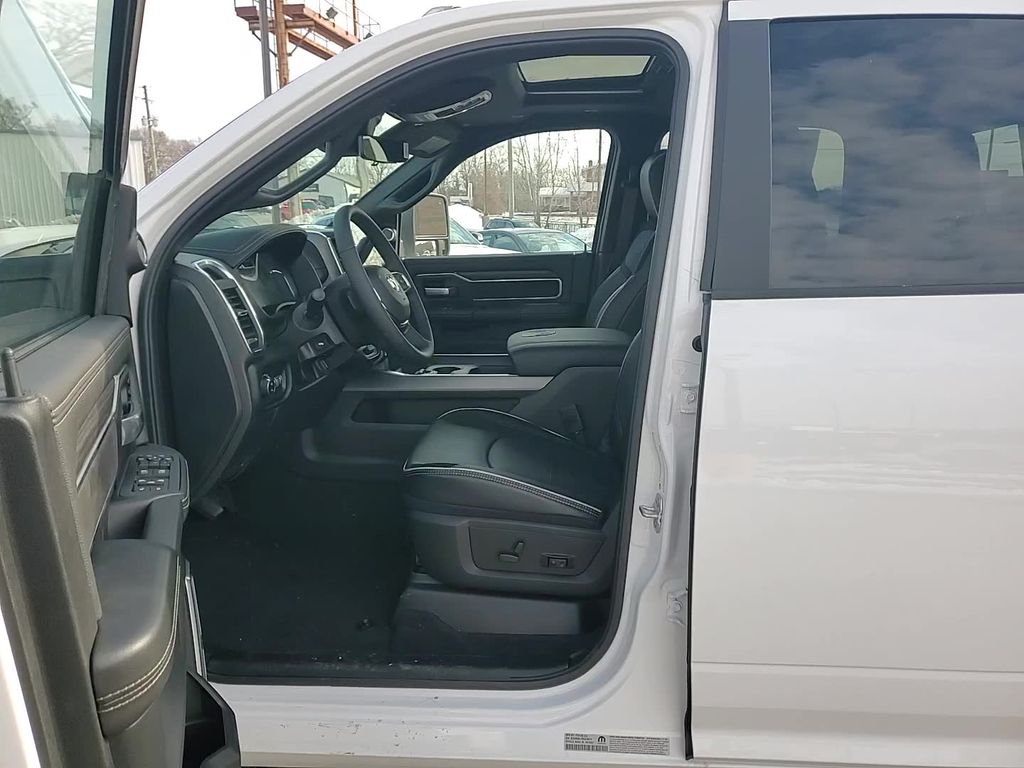 2025 RAM 2500 Laramie - Photo 13